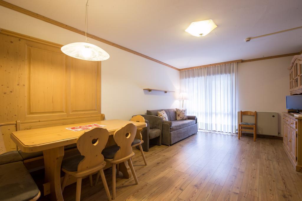 Residence Edelweiss San Martino Di Castrozza Exterior photo